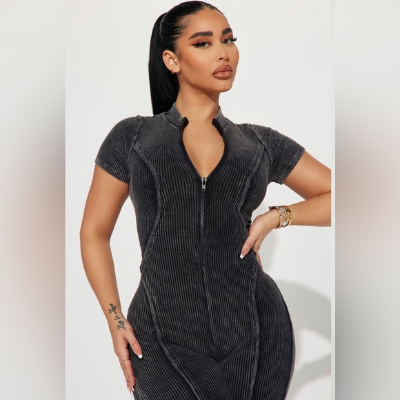 Fashionnova Jumpsuit - Picture 2 of 3